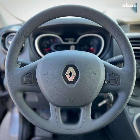 Renault Trafic 2019 - фото 22