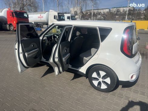 Kia Soul EV 2017 белый - фото 5