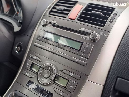 Toyota Auris 2007 серый - фото 9