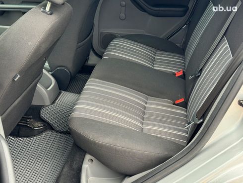 Ford Focus 2010 серый - фото 17