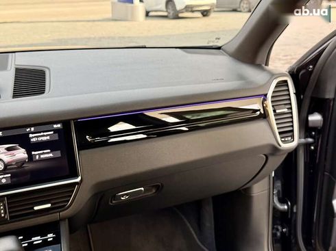 Porsche Cayenne 2018 - фото 30