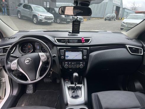 Nissan Qashqai 2017 белый - фото 37