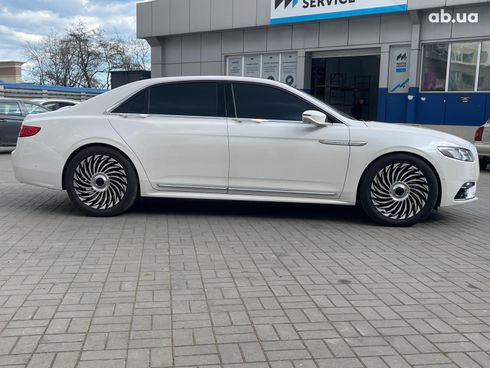 Lincoln Continental 2019 белый - фото 4
