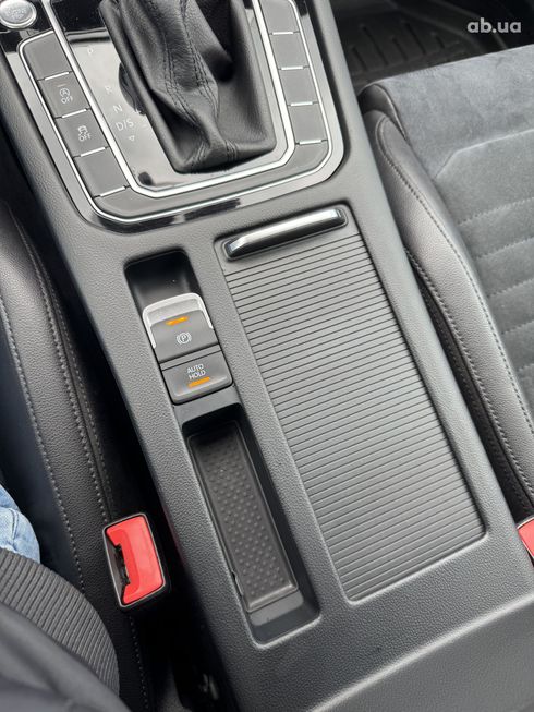 Volkswagen Passat 2016 красный - фото 17