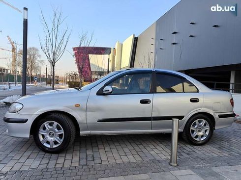 Nissan Almera 2001 - фото 7