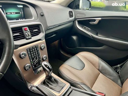 Volvo V40 Cross Country 2016 - фото 16