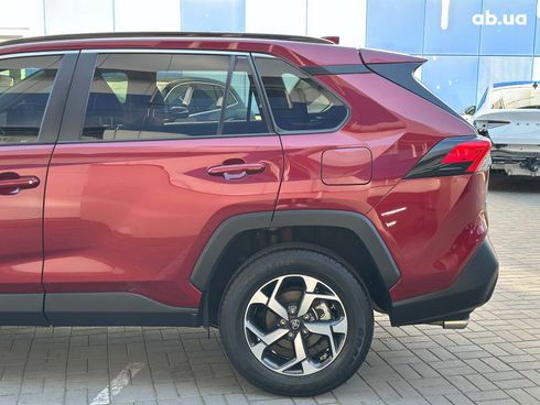 Toyota RAV4 2020 красный - фото 13