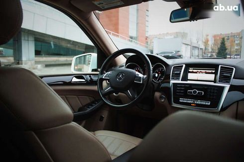 Mercedes-Benz GL-Класс 2015 - фото 25