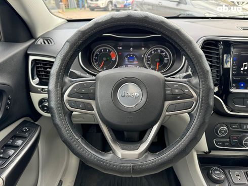Jeep Cherokee 2018 серый - фото 30