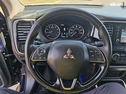 Mitsubishi Outlander 2017 - фото 15