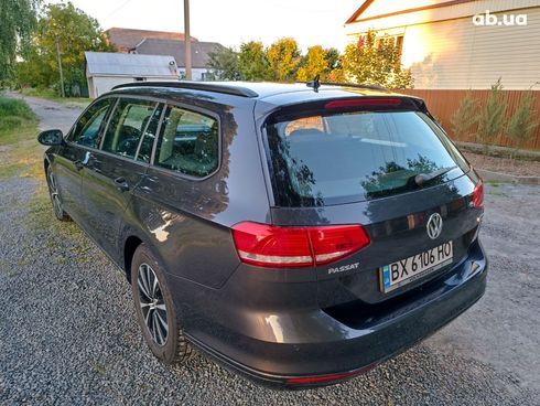 Volkswagen Passat 2018 серый - фото 2