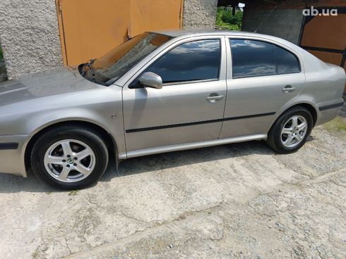 Skoda Octavia 2010 серебристый - фото 13