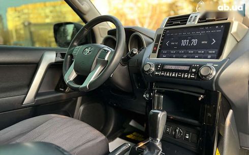 Toyota Land Cruiser Prado 2017 - фото 12