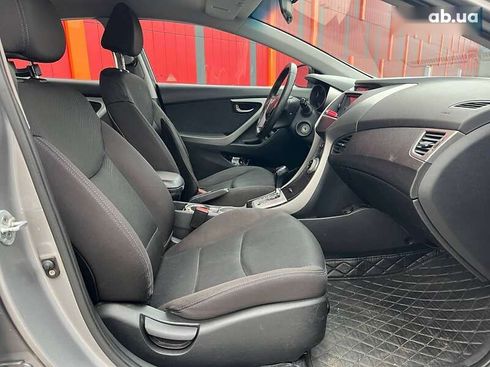 Hyundai Elantra 2011 - фото 10