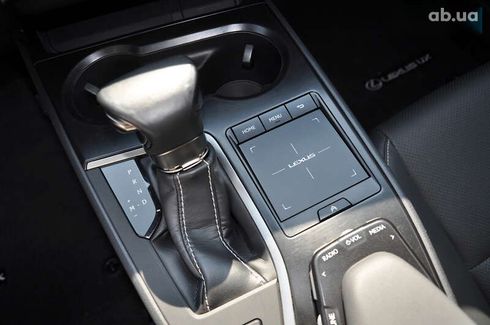 Lexus UX 2019 - фото 22