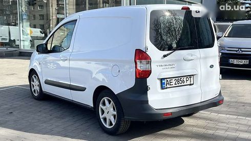 Ford Transit Courier 2016 - фото 17