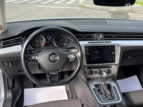 Volkswagen Passat 2019 серый - фото 32