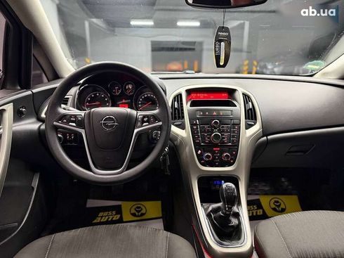 Opel Astra 2010 - фото 12