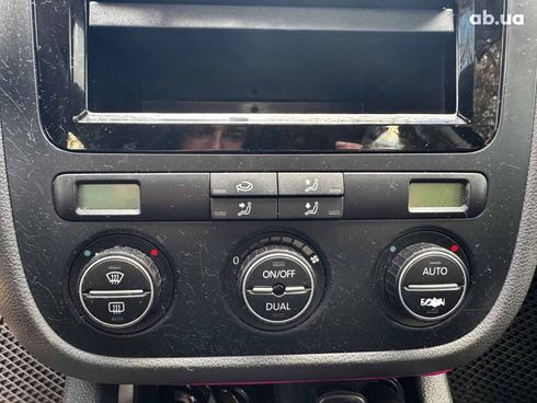 Volkswagen Golf 2004 черный - фото 17