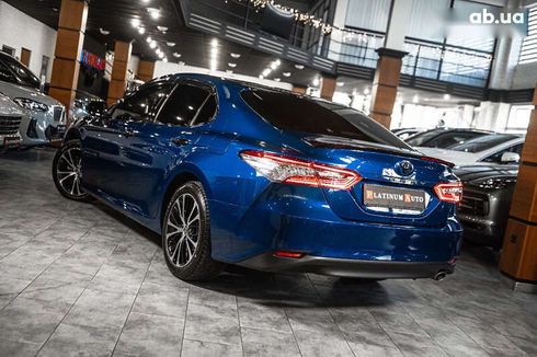 Toyota Camry 2019 - фото 15