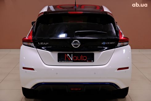 Nissan Leaf 2017 белый - фото 5