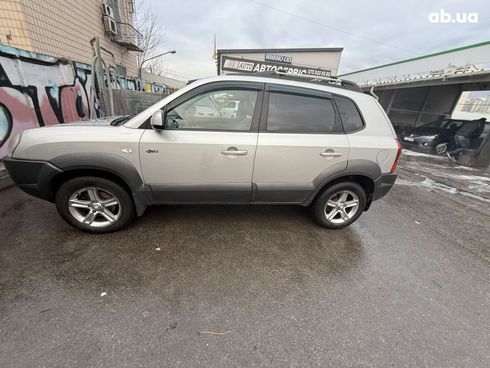 Hyundai Tucson 2007 серебристый - фото 8
