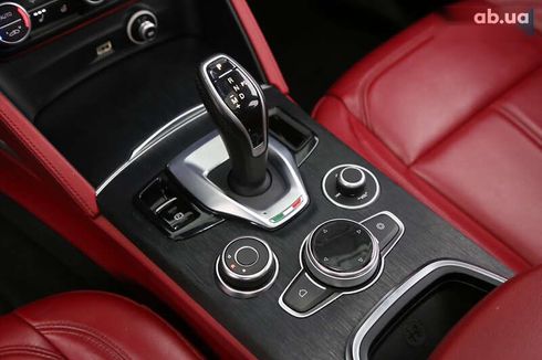 Alfa Romeo Stelvio 2020 - фото 23
