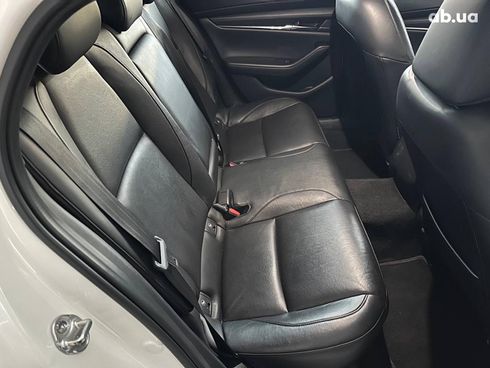 Mazda 3 2019 белый - фото 9
