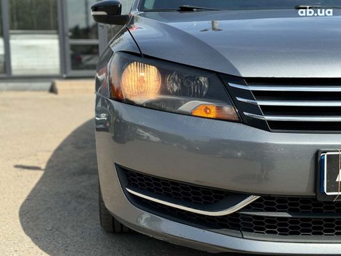 Volkswagen Passat 2015 серый - фото 11