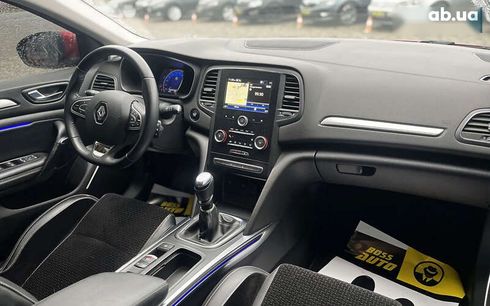 Renault Megane 2018 - фото 24