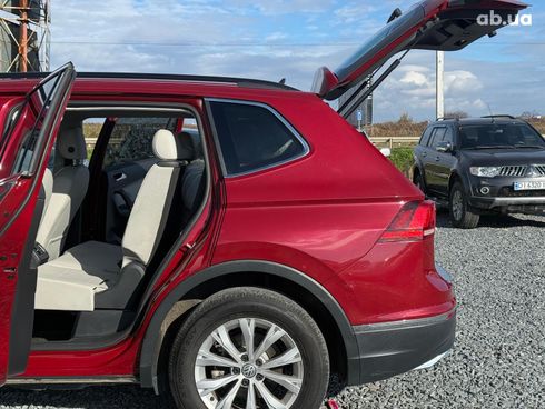 Volkswagen Tiguan 2017 красный - фото 27