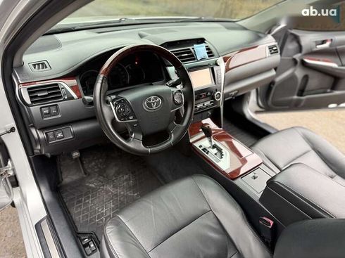 Toyota Camry 2011 - фото 14