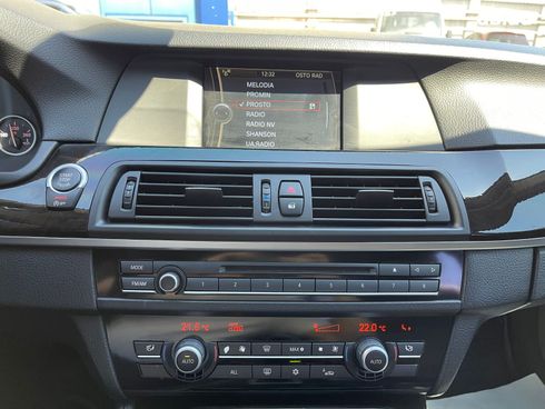 BMW 5 серия 2012 черный - фото 28
