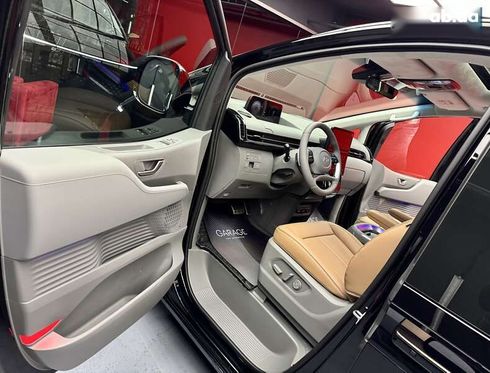 Hyundai Staria 2025 - фото 26