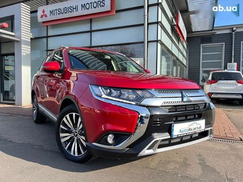 Mitsubishi Outlander 2021 - фото 2