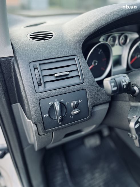 Ford Kuga 2011 серебристый - фото 11