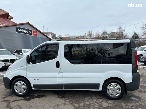 Renault Trafic 2010 белый - фото 7