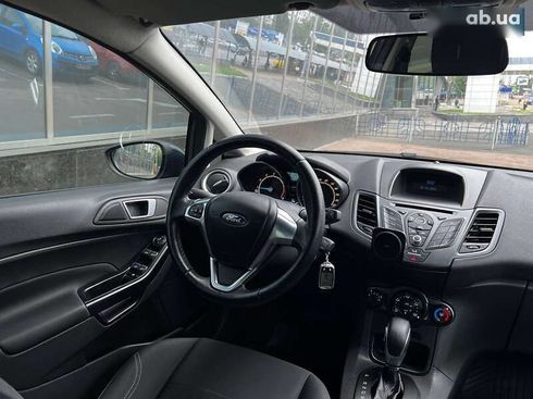 Ford Fiesta 2015 - фото 17