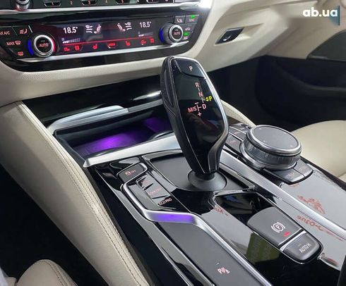 BMW 5 серия 2017 - фото 24