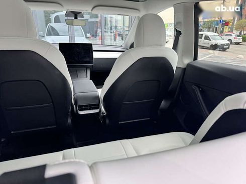 Tesla Model Y 2023 - фото 11