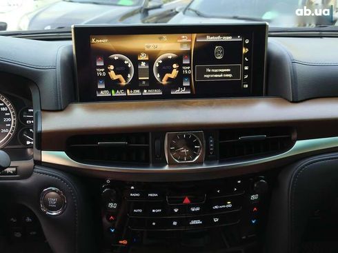 Lexus LX 2017 - фото 26