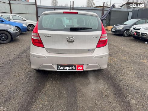 Hyundai i30 2011 бежевый - фото 7