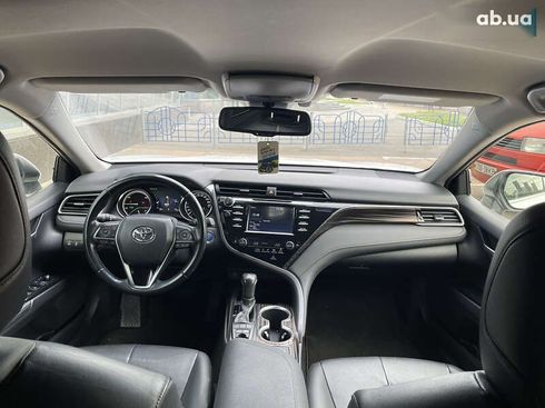 Toyota Camry 2020 - фото 21