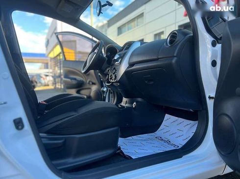 Nissan Versa 2017 - фото 23