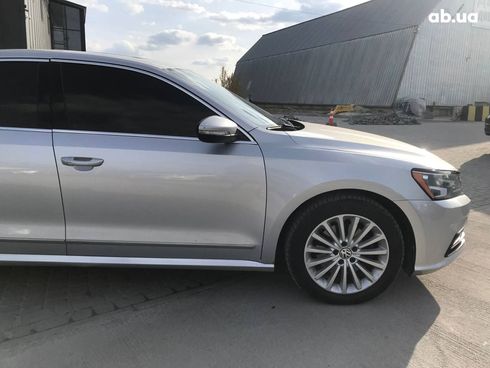 Volkswagen Passat 2016 серый - фото 15