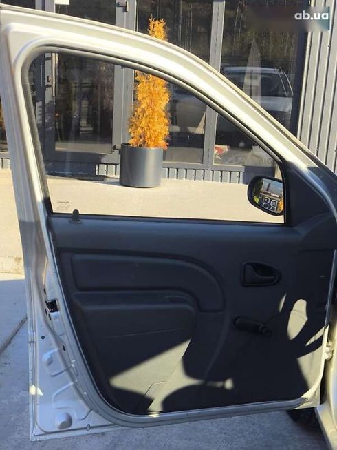 Dacia Logan 2006 - фото 7