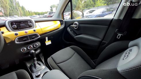 Fiat 500X 2015 желтый - фото 37