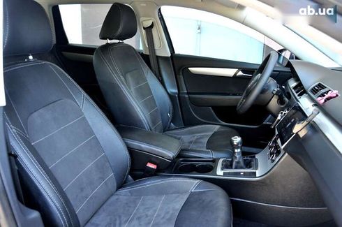 Volkswagen Passat 2011 - фото 25