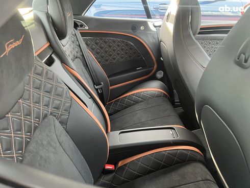 Bentley Continental GT 2022 - фото 39