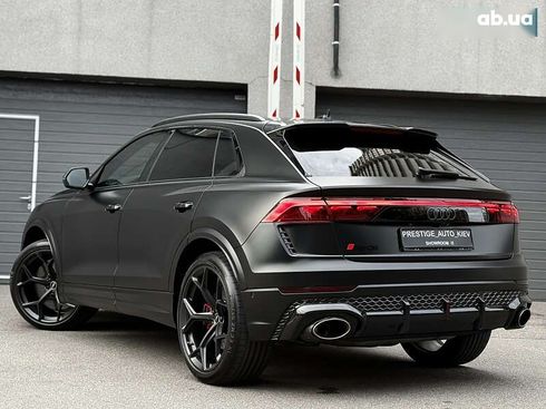Audi RS Q8 2024 - фото 29